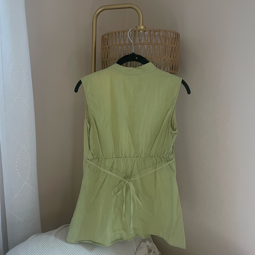Sleeveless Ruffle Green Top - Picture 2 of 2